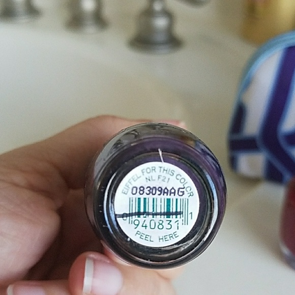 Set of 4 OPI nailpolish - Picture 3 of 5